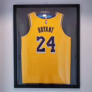 Cornice Espositiva Personalizzata di Alta Qualità per Maglie Sportive, Design da Appendere a Parete per Collezioni di <span class=keywords><strong>Magliette</strong></span> <span class=keywords><strong>NBA</strong></span> e Abbigliamento Sportivo - Product Image 6