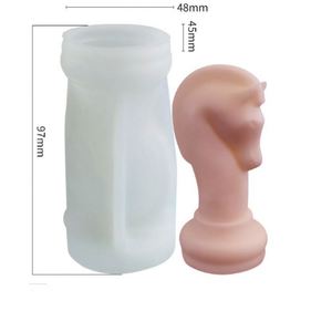 Moule en silicone créatif en forme d'échecs, écologique, ODM/OEM, couleurs personnalisées pour la fabrication de bougies, de savons, de chocolats, de décorations de gâteaux - Product Image 4