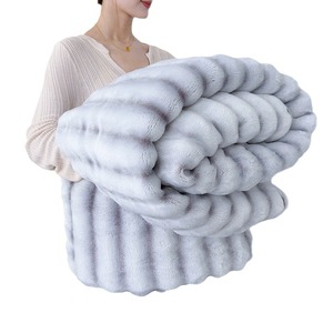 Lujo nueva piel de conejo suave cálido pesado felpa <span class=keywords><strong>invierno</strong></span> edredón grueso sofá cubierta manta para cama individual o doble uso doméstico barato - Product Image 1