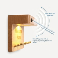 Lampe murale LED moderne en bois massif avec détecteur de mouvement, 4 crochets, rechargeable, magnétique, sans fil, porte-clés pour entrée de maison, lampe de nuit