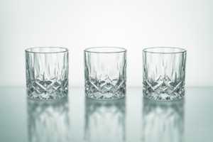 Vendita calda da 330ml girevole eco-friendly Spinning Whiskey Tumbler Design classico vecchio stile vetro bicchierino - Product Image 4