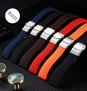 Bracelet de montre en silicone à dégagement rapide Upro pour 18mm 20mm 22mm 24mm, motif pneu, en caoutchouc avec boucle déployante de sécurité - Product Image 1