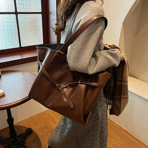 Sac à main rétro pour femmes, couleur unie, grande capacité, sac à main en cuir PU - Product Image 5