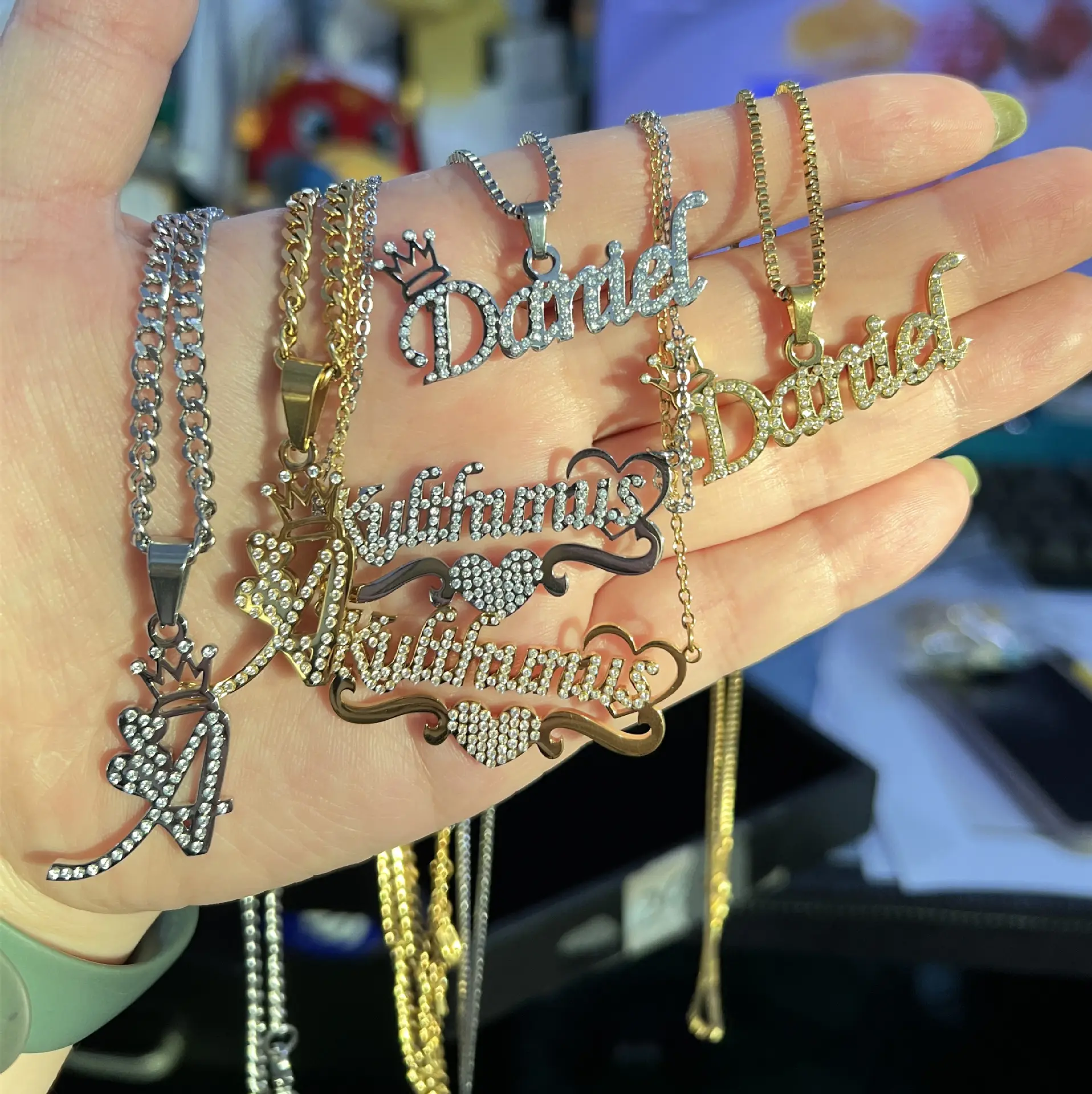 Chaîne en acier inoxydable plaqué or et argent avec initiale de logo personnalisée, bijoux en cristal blanc pour femmes, collier avec nom personnalisé