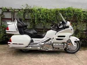 Motocicleta Honda de Segunda Mano para Viajes y Deportes, 1800cc de Cilindrada, Motor sin Escobillas, Velocidad de 80km/h, Hecha en Japón - Product Image 4