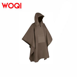 Impermeable táctico con capucha Woqi para exteriores, poncho impermeable para senderismo, unisex, sin mangas, color granate - Product Image 1