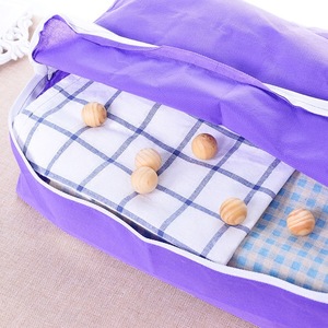 Boules de bois de camphre pour usage domestique, un substitut aux boules anti-mites. Convient aux armoires de maison. Cinq balles par paquet. - Product Image 4
