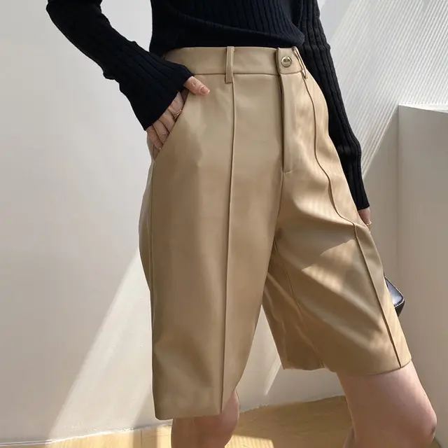 2023 spring Winter Women's PU Leather Shorts Loose Black Classic Casual Soft Long Office Knee-length for Women Pockets Shorts