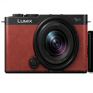 กล้องมิเรอร์เลส Panasonic S9 ฟูลเฟรม พร้อมเลนส์ S 18-40 มม. F4.5-6.3 รุ่น DC-S9NR9 สีแดง เซ็นเซอร์ CMOS - Product Image 1