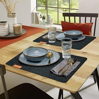 Lot de 18 sets de table à manger 6 sets de table rectangulaires en feutre avec 6 sous-verres ronds en feutre et 6 sacs à couverts en feutre