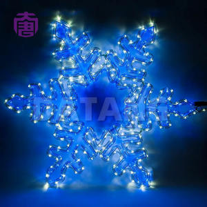 Iluminación decorativa personalizable con diseño de copo de nieve 3D, impermeable IP65, para interiores y exteriores, para exhibiciones navideñas y festivales de invierno. - Product Image 5
