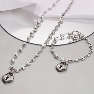 Demandez le catalogue <span class=keywords><strong>U</strong></span> : Ensemble <span class=keywords><strong>de</strong></span> bijoux <span class=keywords><strong>de</strong></span> mode <span class=keywords><strong>N</strong></span> Colliers Bracelets Chaînes <span class=keywords><strong>O</strong></span> <span class=keywords><strong>De</strong></span> <span class=keywords><strong>50</strong></span>, Accessoires Clé et Serrure en acier 316L, Prix <span class=keywords><strong>de</strong></span> gros - Product Image 2