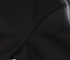 ชุดแทรคสูทผู้ชายสไตล์สตรีทแวร์ทรงหลวม พิมพ์ลายสกรีนแบบดิสเทรส คุณภาพสูง ผลิตตามแบบ OEM พร้อมแถบข้างประดับคริสตัล - Product Image 3