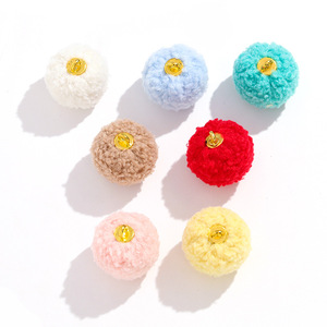 Boucles d'oreilles pompons en strass de Nantong, 30 mm, perles rondes en fausse laine d'agneau rouge pour accessoires de bijoux DIY, cadeau de fêtes - Product Image 2