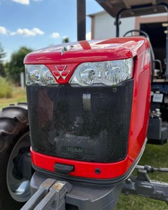 Tracteur agricole utilitaire Massey Ferguson 4408 4WD rouge diesel 160 CV avec auvent pare-soleil - Product Image 2