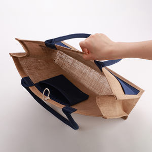 Bolsa <span class=keywords><strong>de</strong></span> Yute Natural Personalizada con Logotipo, Ecológica, Reutilizable, Modelo GD099, Tamaño Mediano, con Asa para Regalo - Product Image 5