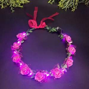 Corona <span class=keywords><strong>de</strong></span> Flores LED <span class=keywords><strong>para</strong></span> Novia con Rosas, Tiara Luminosa <span class=keywords><strong>para</strong></span> el Día <span class=keywords><strong>de</strong></span> la Boda, Sesión <span class=keywords><strong>de</strong></span> Fotos, Accesorio y Regalo <span class=keywords><strong>para</strong></span> Novia Boho - Product Image 3