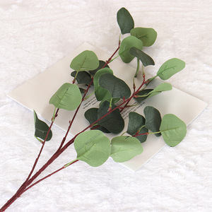 Feuilles d'eucalyptus artificielles 90 cm, fleurs en soie vertes pour décorations de maison et de mariage - Product Image 3