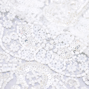 Nuovo arrivo tessuto di pizzo con perline bianco perla ricamato in tessuto per abito da sposa - Product Image 3