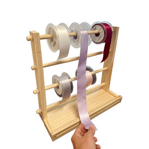 Estante de cinta de 3 niveles de madera de pino Natural Youlike, organizador de cinta de lujo hecho a mano para sala de manualidades, herramientas de regalo para envolver - Product Image 4