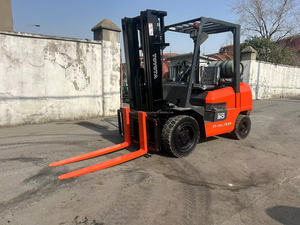 Carretilla elevadora de gasolina Toyota japonesa usada Carretilla elevadora TOYOTA 30 LPG 3 toneladas Carretilla elevadora GAS LPG Buen estado GLP - Product Image 3