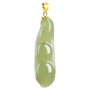 Pendentif en jadéite naturelle ancienne et en jadeite « Four Seasons Bean » et « Festival Bean », serti d'or 18 carats avec pendentif de collier en jadéite - Product Image 1