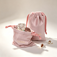 Pochette en velours de luxe personnalisée avec logo, cordon de serrage et ruban, pour emballage de bijoux haut de gamme et rangement de cadeaux (vente en gros)