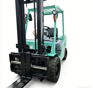 Chariot élévateur diesel Mitsubishi d'occasion, 3,5 tonnes, 4,5 mètres, 3 mâts avec déplacement latéral, en parfait état de marche - Product Image 1