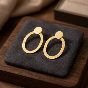Boucles d'oreilles créoles unisexes en laiton plaqué or faites à la main, motif géométrique et croix vintage tendance, incrustées de diamants, pour mariages et soirées - Product Image 2
