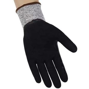 Guantes de mano de seguridad HPPE resistentes al agua y al aceite anticorte Nivel 5 con recubrimiento de nitrilo certificado CE EN388 - Product Image 3