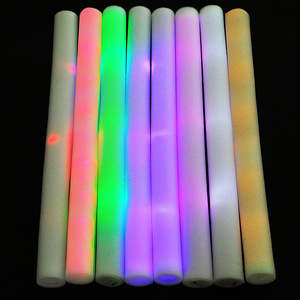 Bâton <span class=keywords><strong>lumineux</strong></span> LED en <span class=keywords><strong>mousse</strong></span> personnalisé multicolore OEM pour fêtes, <span class=keywords><strong>pas</strong></span> <span class=keywords><strong>cher</strong></span>, clignotant, pour encourager - Product Image 5