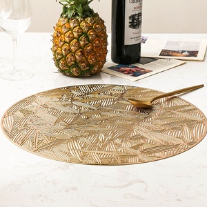 DISPONIBILE Sottopiatto Rotondo in PVC Metallizzato con Design Bambù, Pressato in Vinile, Traforato per Decorazione Tavola e Casa - Product Image 4