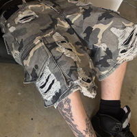 Shorts en jean cargo camouflage déchirés personnalisés pour hommes, style streetwear, avec rivets et trous, coupe ample, jorts tendance