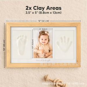 Cadre photo en bois pour nouveau-né 13x7,8 pouces avec emplacements pour empreintes de mains et de pieds pour souvenir de bébé - Product Image 4