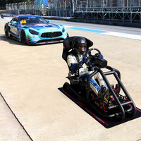 GT1 flagship racing simulation stand moza Logitech Mast volant