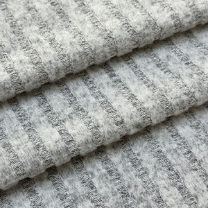 Vente en gros de <span class=keywords><strong>tissu</strong></span> côtelé épais pour vêtement tricoté en rayonne 220GSM <span class=keywords><strong>tissu</strong></span> côtelé brossé personnalisé 4*2 pour robe à manchettes - Product Image 6