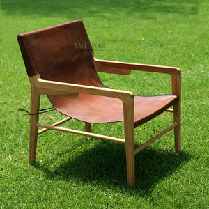 Experimente el lujo con el sillón Culver, fabricado en madera de teca natural, lijado finamente para un acabado suave, perfecto para exteriores. - Product Image 1
