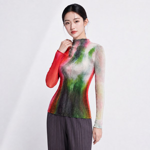 Chemisier plissé Miyake <span class=keywords><strong>pour</strong></span> femme, coupe ajustée, col montant, manches longues, imprimé abstrait artistique, haute couture, collection automne 2026, directement de l'usine - Product Image 3