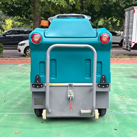 Balayeuse autoportée électrique de 1300 mm de largeur de balayage, certifiée CE, vente directe d'usine, nettoyeur de sols pour entrepôts et usines