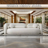 Italienisches minimalistisches Design, weißes, getuftetes Samt-Büro-Lounge-Sofa, 3-4-Sitzer für Wohnzimmer, Warehouse Lamb Style Couch