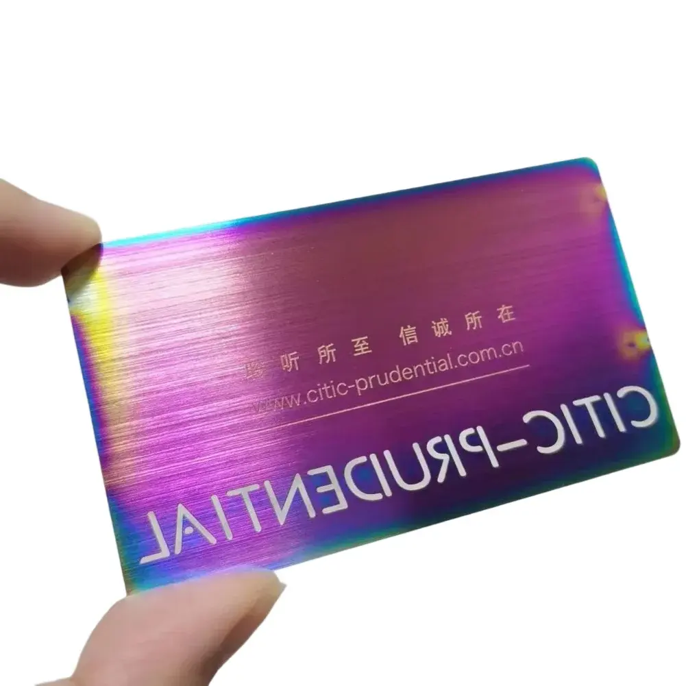 بطاقة أعلى درجة فريدة من نوعها 0.8 مم بشعار مخصص بطاقة عمل معدنية فاخرة فارغة من الفولاذ المقاوم للصدأ بألوان قوس قزح للنقش بالليزر