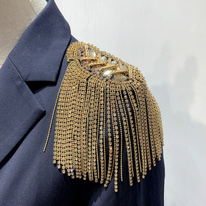 Nouveau Design Strass Clouté Insigne Vêtements Vêtement Accessoires De Luxe Gland Strass Insigne D'épaule - Product Image 2