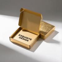 Boîtes d'expédition colorées à motifs dorés exquis de marque avec gaufrage et matériaux recyclables pour l'emballage de vêtements