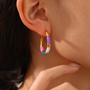 Pendientes de Aro Gruesos y Lisos de Acero Inoxidable con Baño de Oro de 18k, Estilo Moderno para Mujer - Product Image 3