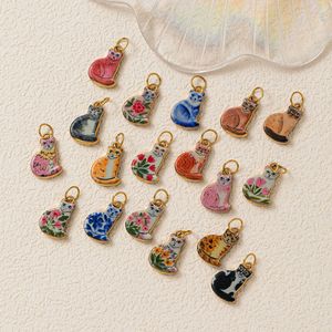 Chats floraux fantaisistes |   Pendentif chat en acier inoxydable plaqué or 18K PVD, émail peint à la main, imperméable, hypoallergénique et durable - Product Image 5