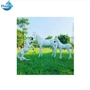 Sculpture d'art équestre décorative d'extérieur en fibre <span class=keywords><strong>de</strong></span> verre peinte à la main pour la Saint-Valentin - Statue <span class=keywords><strong>de</strong></span> cheval <span class=keywords><strong>de</strong></span> <span class=keywords><strong>course</strong></span> grandeur nature - Product Image 2