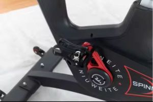 Vélo de spinning professionnel avec transmission par chaîne en acier, pliable, réglable en hauteur, moniteur LED, capacité de charge 150 kg, pour salle de sport et domicile - Product Image 5