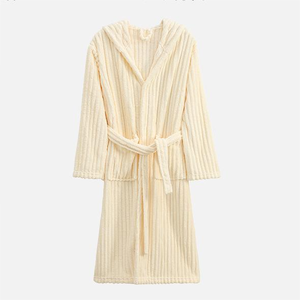 Vendita all'Ingrosso di Lussuosi Vestaglie da Notte in Morbido Pile per Donne, Accappatoi Lunghi da Spa con Logo Frontale, Pigiami Femminili - Product Image 4