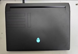 Laptop para Juegos de Alto Rendimiento M15 R6 Alienware con RTX 3060, 16 GB de RAM, 512 GB SSD, Core i7 de 11.ª Generación - Product Image 3