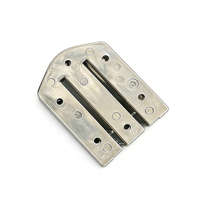 Soporte de Metal Fundido a Presión Producido en Vietnam, con Fundición a Alta Presión y Mecanizado CNC para Bisagras de Muebles Resistentes - Product Image 1